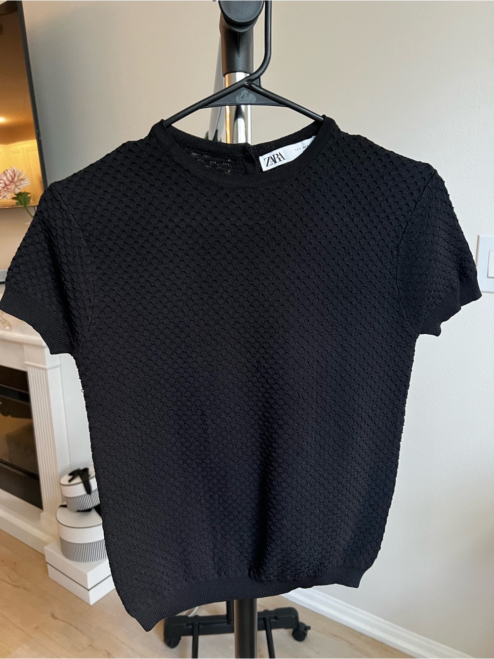 Zara Black Textured Short-Sleeve Top- Small